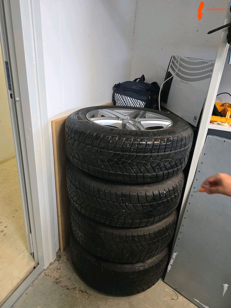 fina-18-vinterhjul-goodyear-ultragrip-23560-r18-5x112