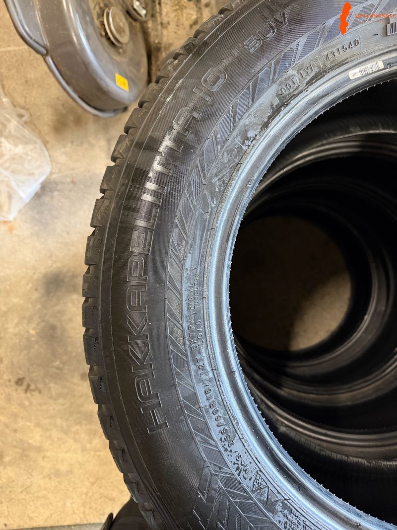 nokian-hakkapelitta-10-25560r18