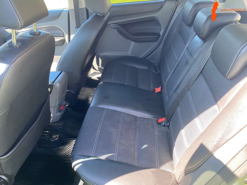 ford-focus-titanium-18-flexifuel-endast-2-brukare-sedan-ny