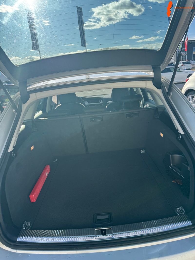 audi-a4-2010-nybesiktad-123-000-km-full-servicebok