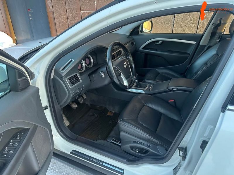 volvo-xc70-d3-awd-manuell-163hk-2011