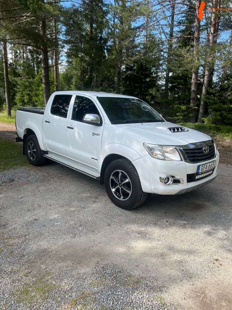 toyota-toyota-hilux-d-cab-30-d-4d-4wd