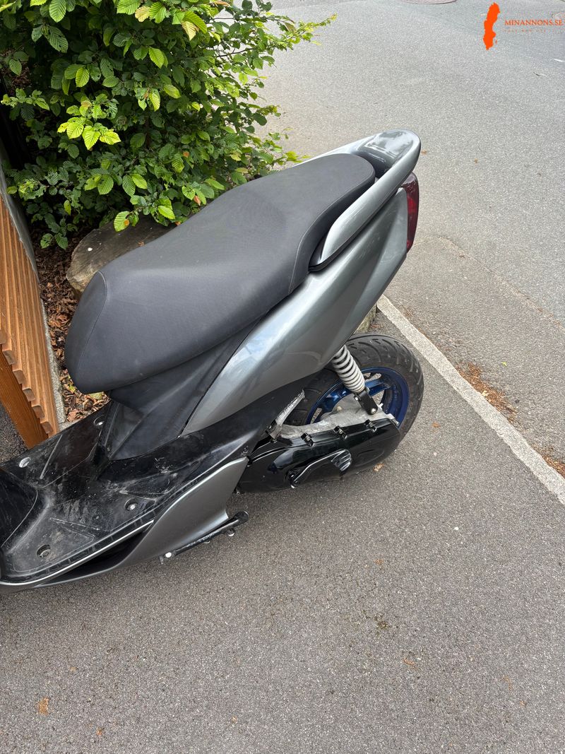 yamaha-jog-r-2005