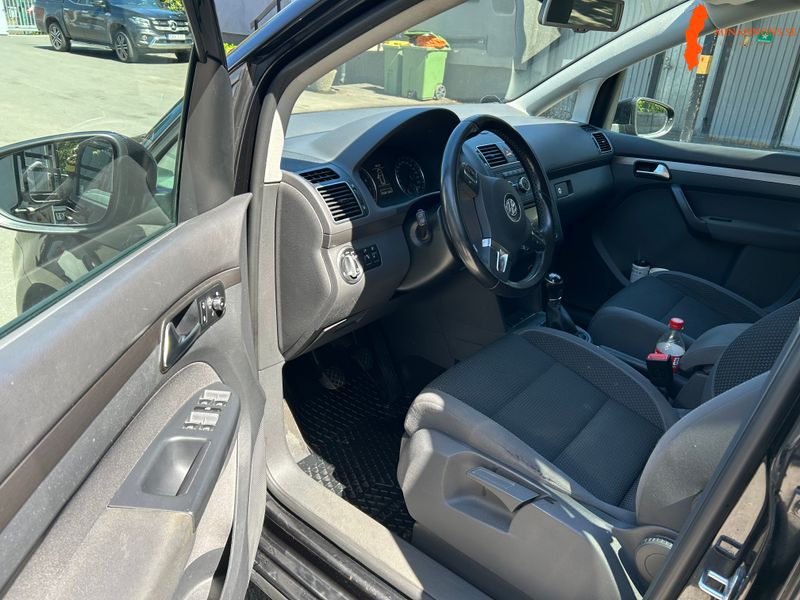 volkswagen-touran-14-tsi-fwd