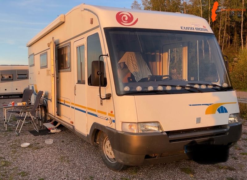 husbil-saljes-for-den-stora-familjen-euramobil-integra-810eb