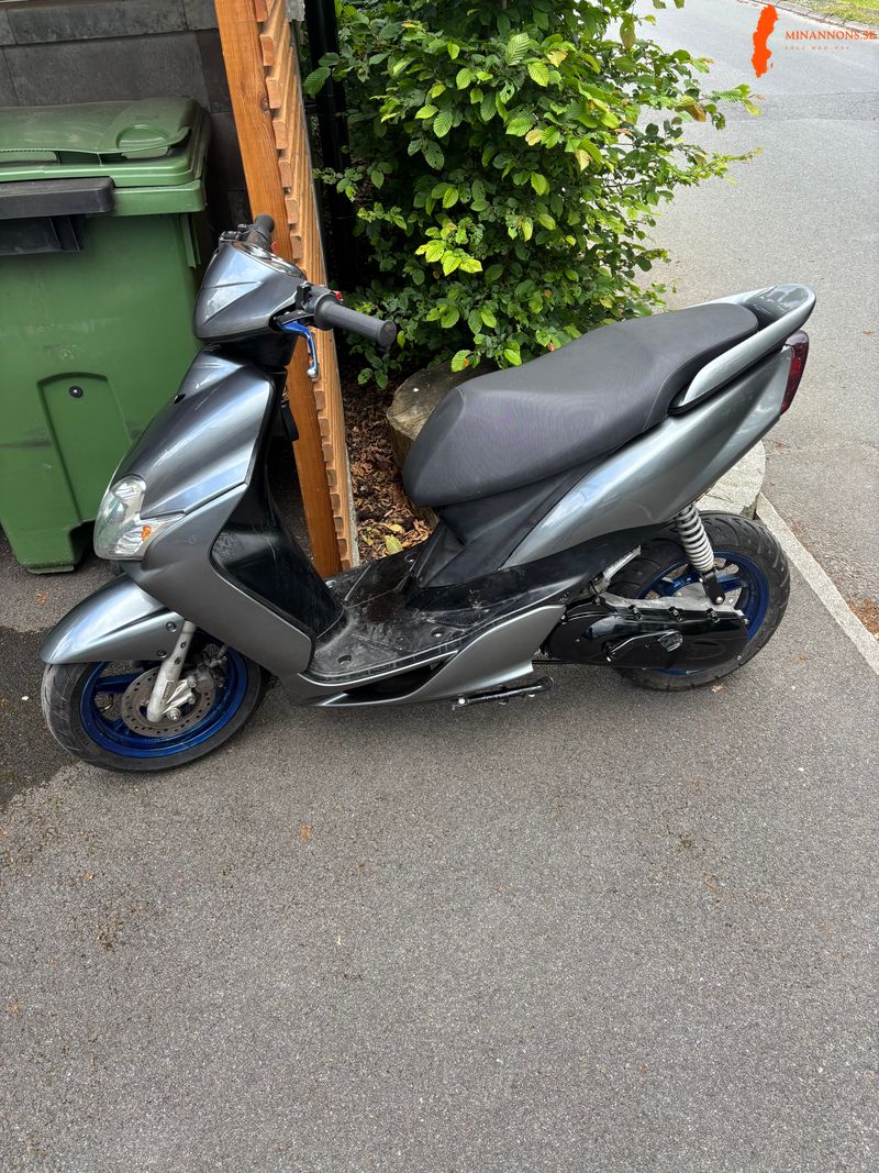 yamaha-jog-r-2005
