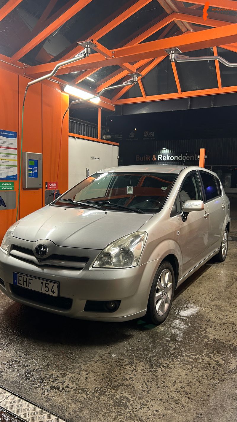 toyota-toyota-corolla-verso-18-vvt-i-fwd
