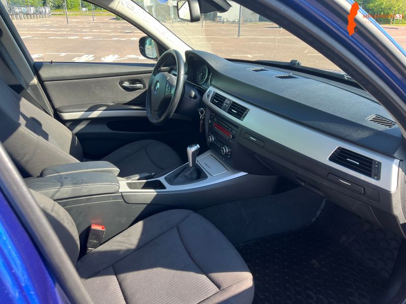 bmw-bmw-320i-touring-320i-rwd