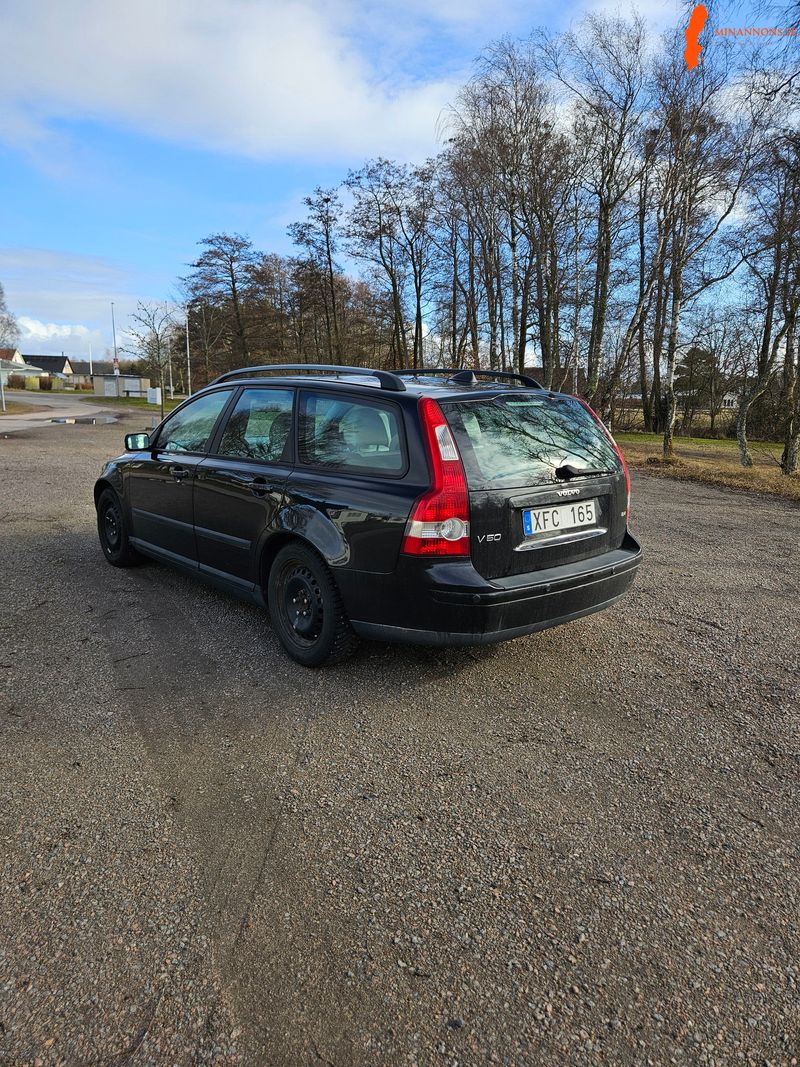 volvo-v50-24i-nybesiktad-och-nyservad