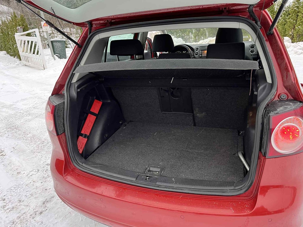 volkswagen-golf-plus-16-tdi-dpf-bmt-dsg-sekventiell