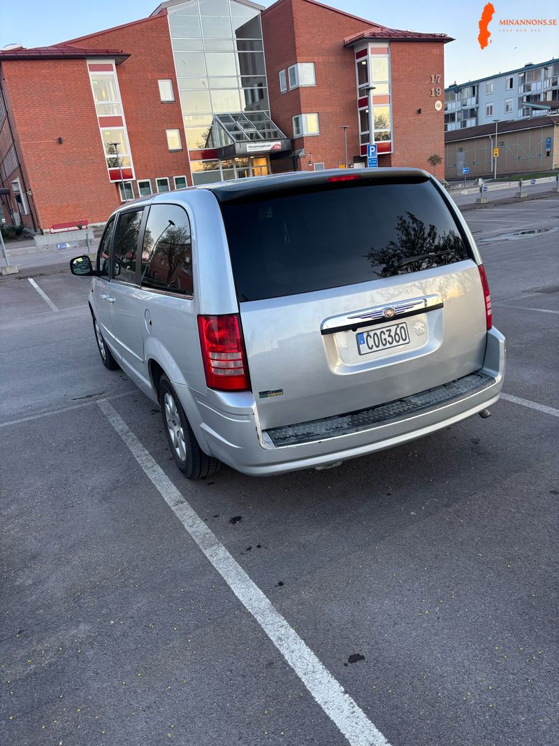 chrysler-town-country-33-v6-automatisk-175hk-2009