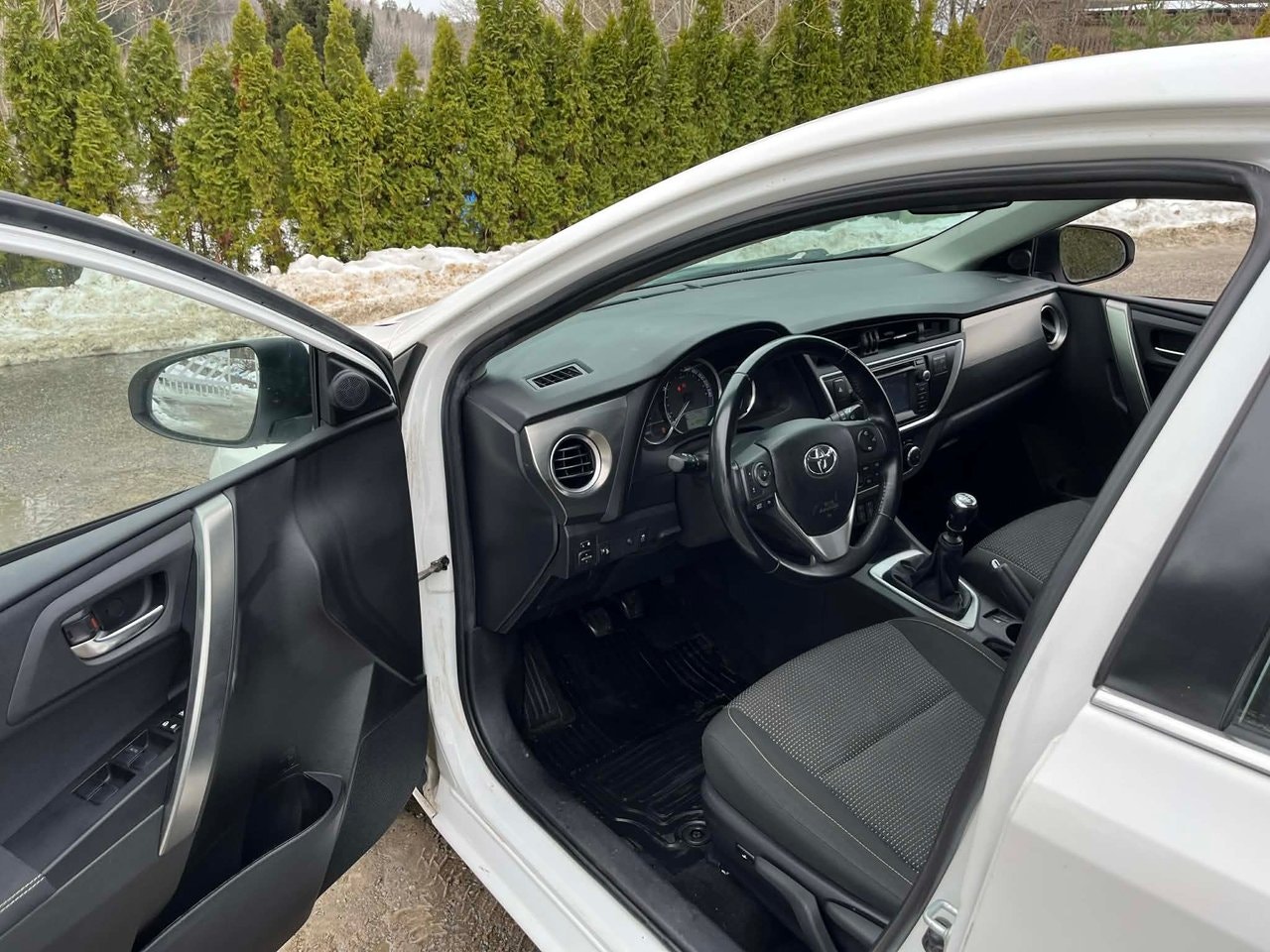 toyota-auris-20-d-4d