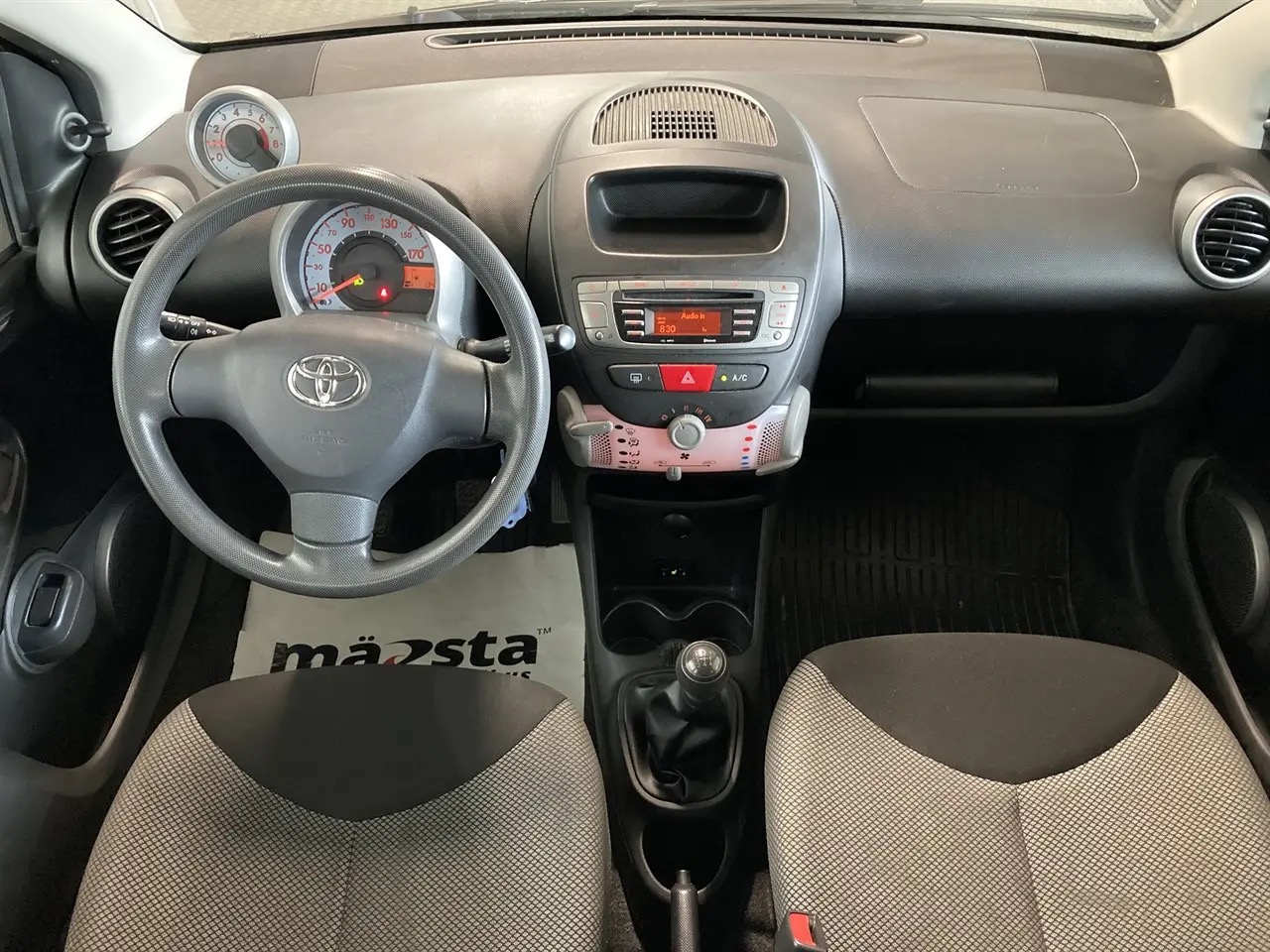toyota-aygo-5-dorrar-10-vvt-i-manuell-68hk-2013