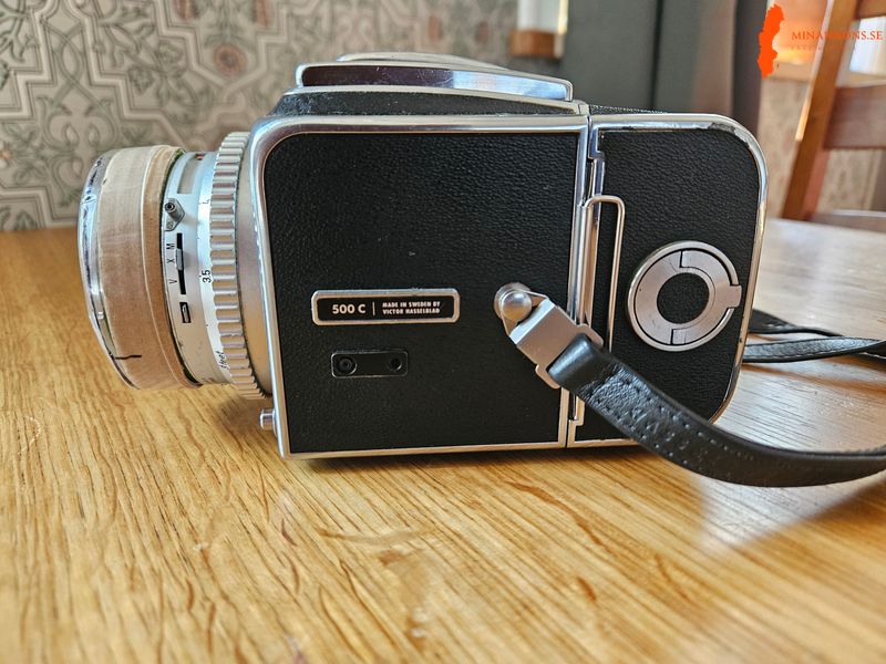 hasselblad-500c-kamerahus-och-2-magasin