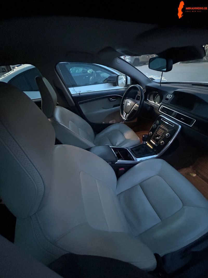 volvo-xc70-momentum-awd