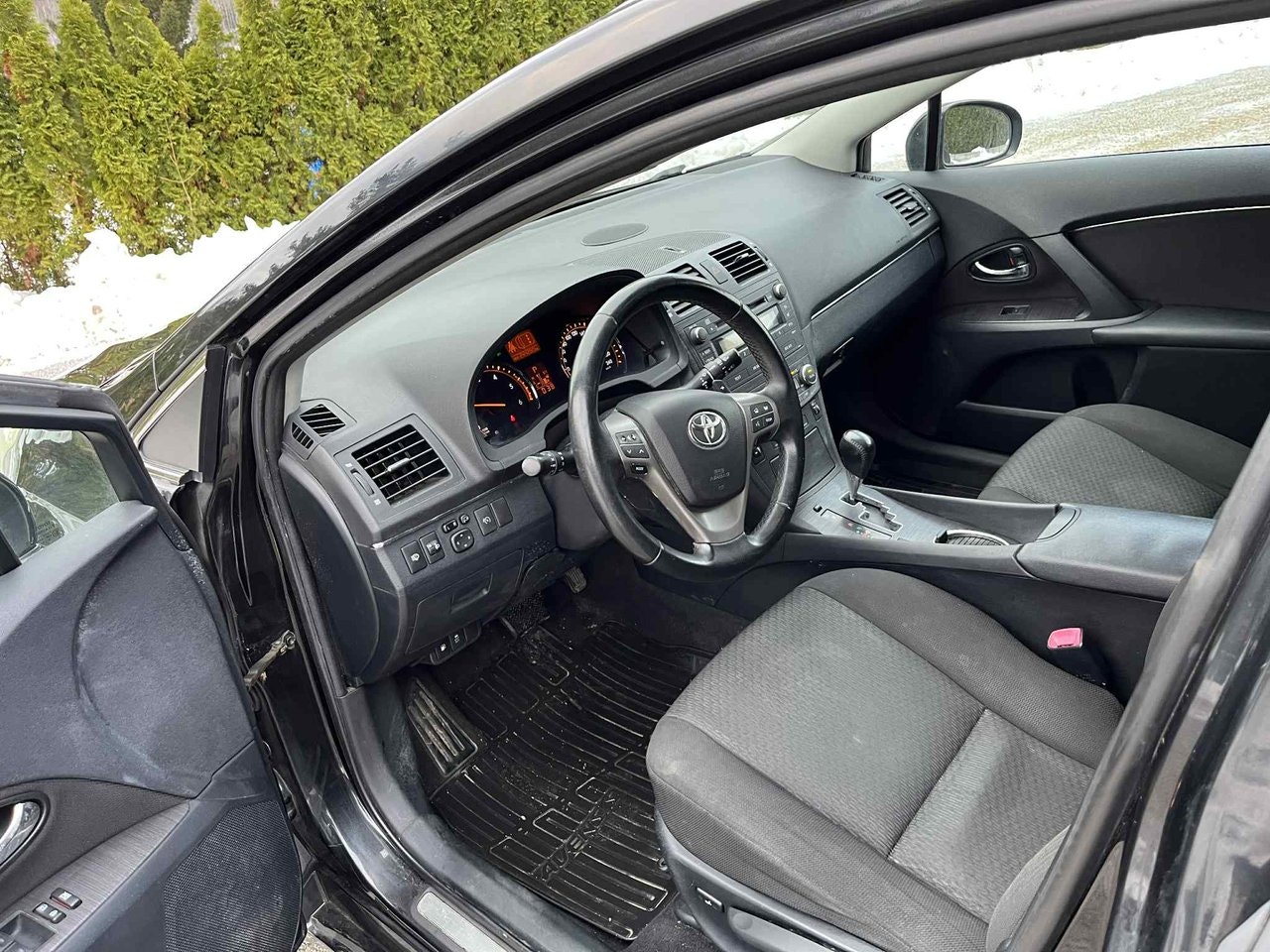 toyota-avensis-kombi-22-d-4d