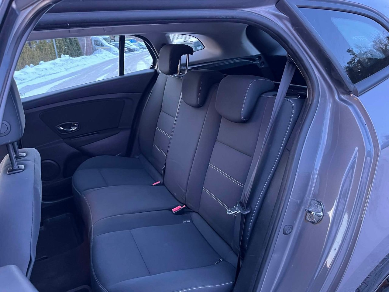 renault-megane-grandtour-15-dci