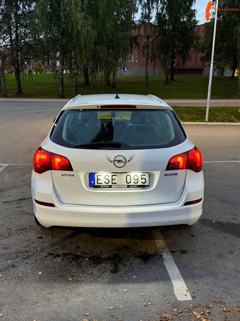 opel-astra-sports-tourer-17-cdti-ecoflex