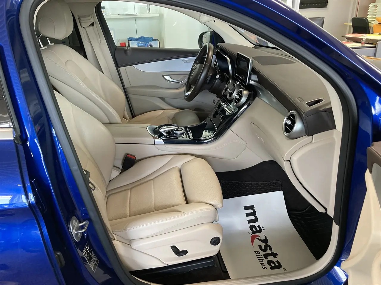 mercedes-benz-glc-220-d-coupe-4matic-9g-tronic