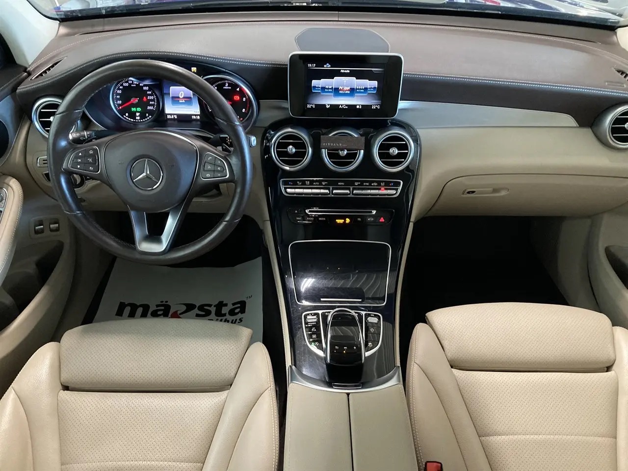 mercedes-benz-glc-220-d-coupe-4matic-9g-tronic