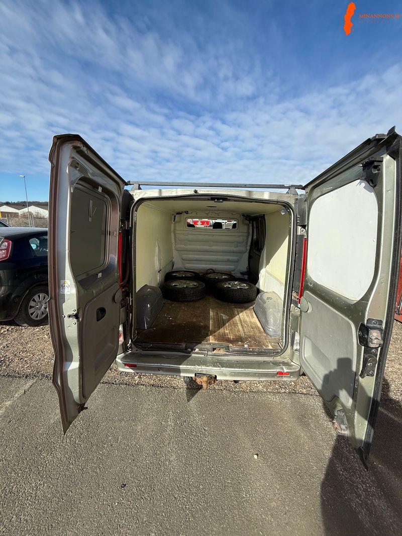 renault-trafic-skapbil-29t-25-dci-quickshift-146hk