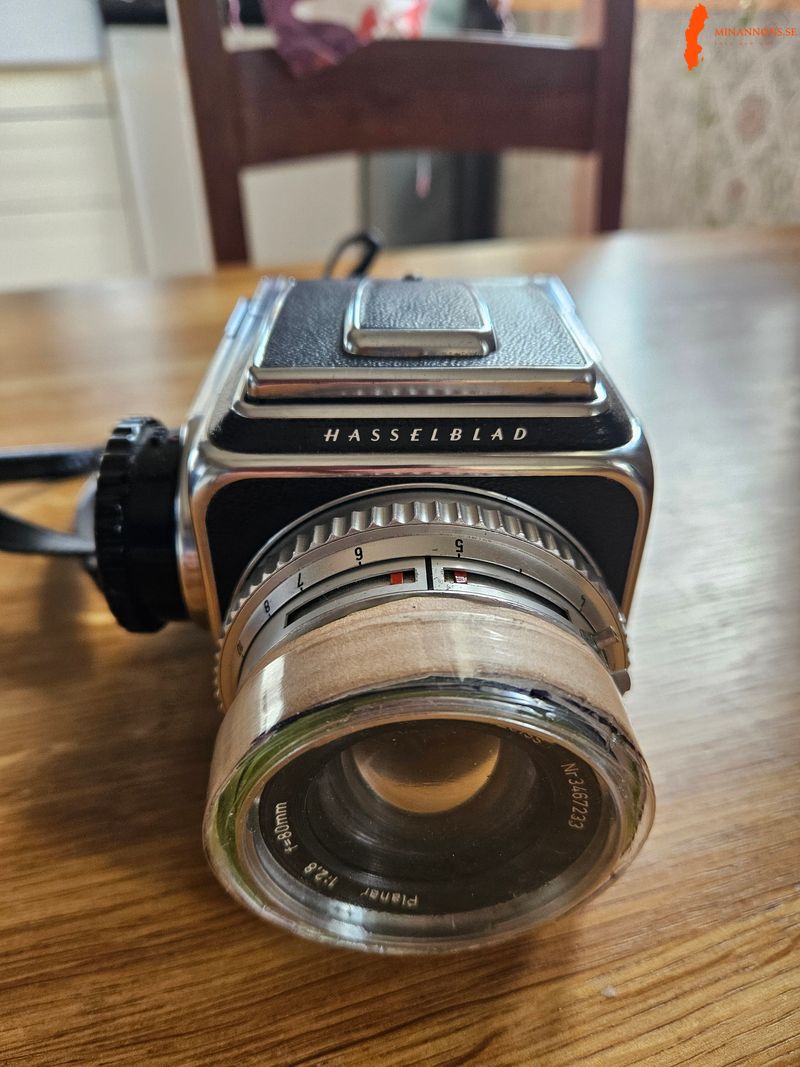 hasselblad-500c-kamerahus-och-2-magasin