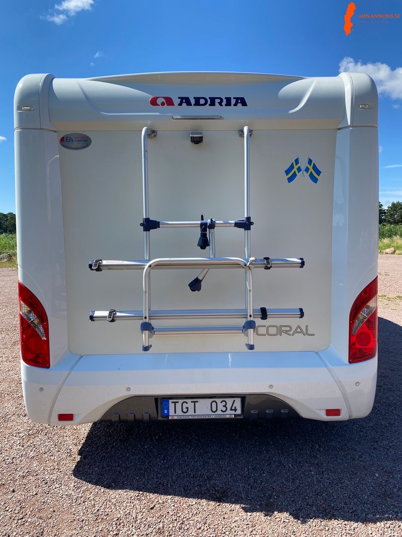 adria-coral-s670sl-2011