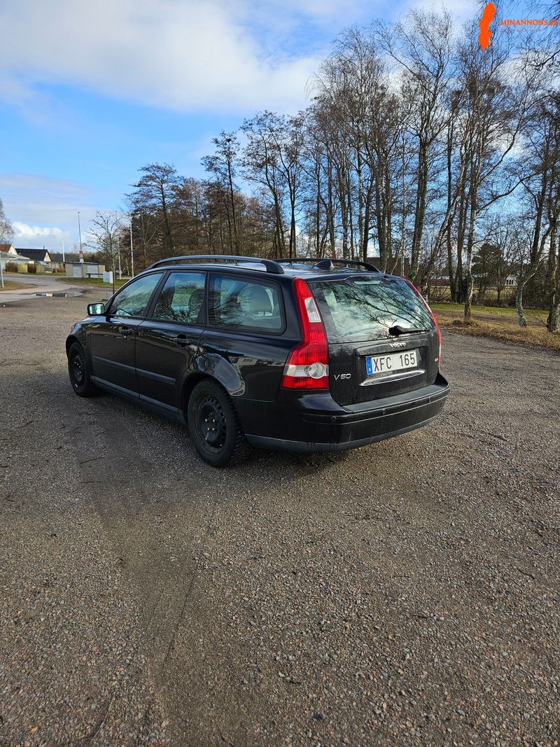 volvo-v50-24i-nybesiktad-och-nyservad