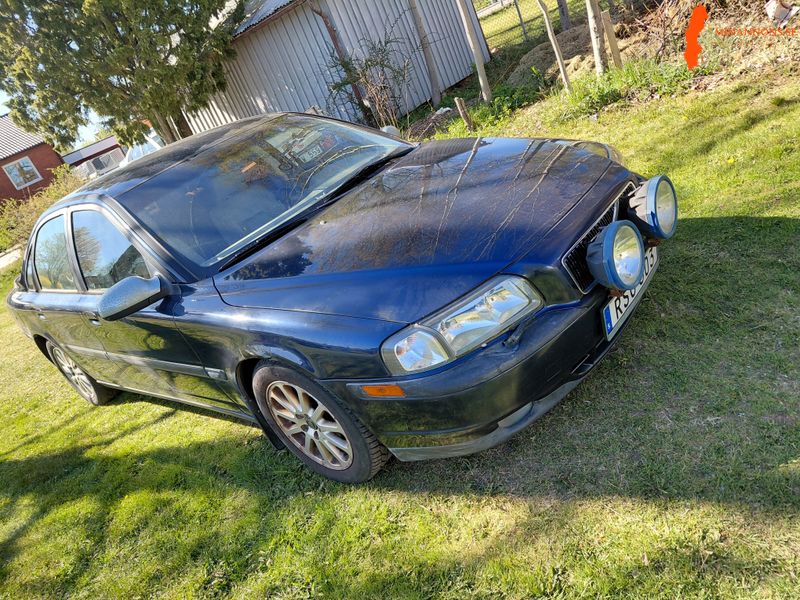 volvo-s80
