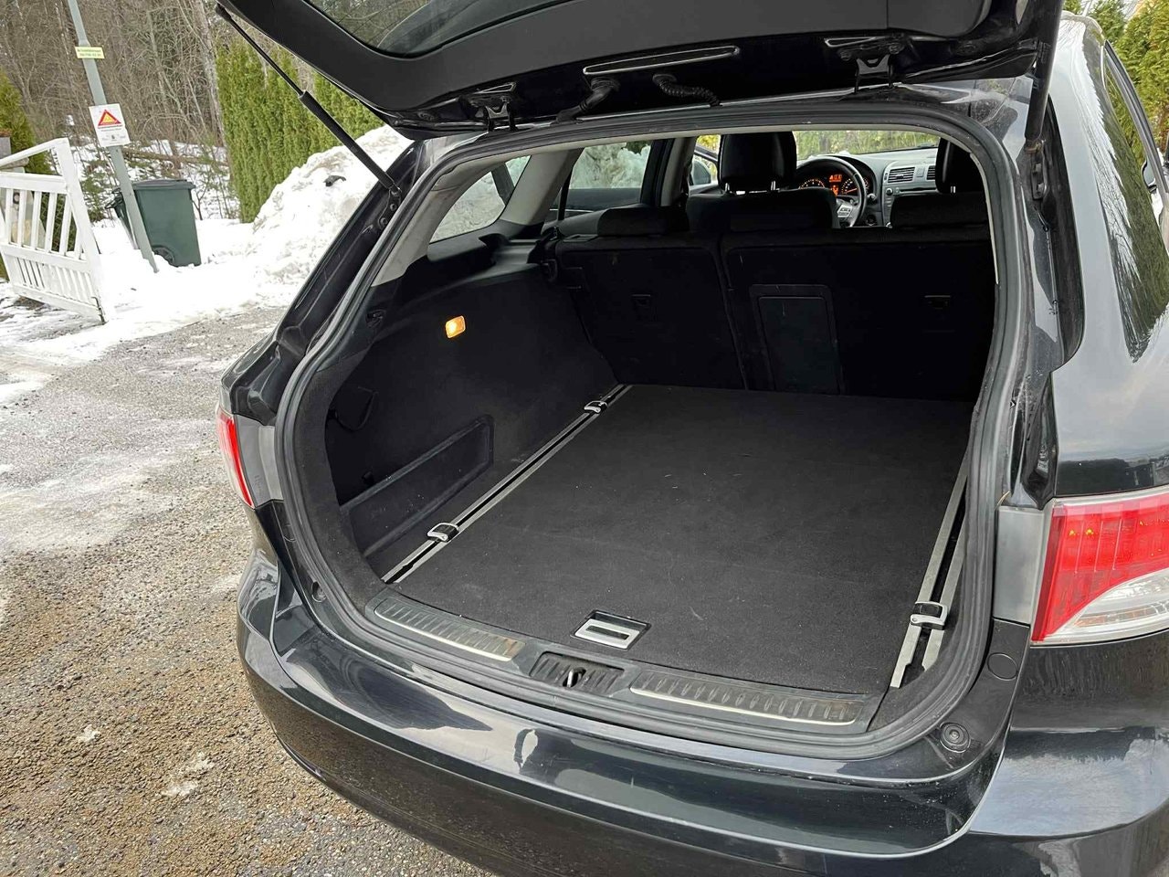 toyota-avensis-kombi-22-d-4d