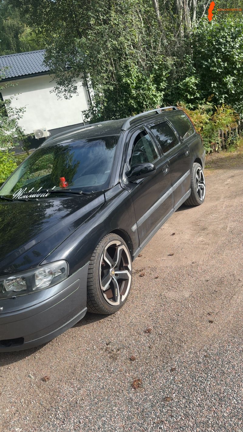 volvo-v70-a-traktor-2003-automat