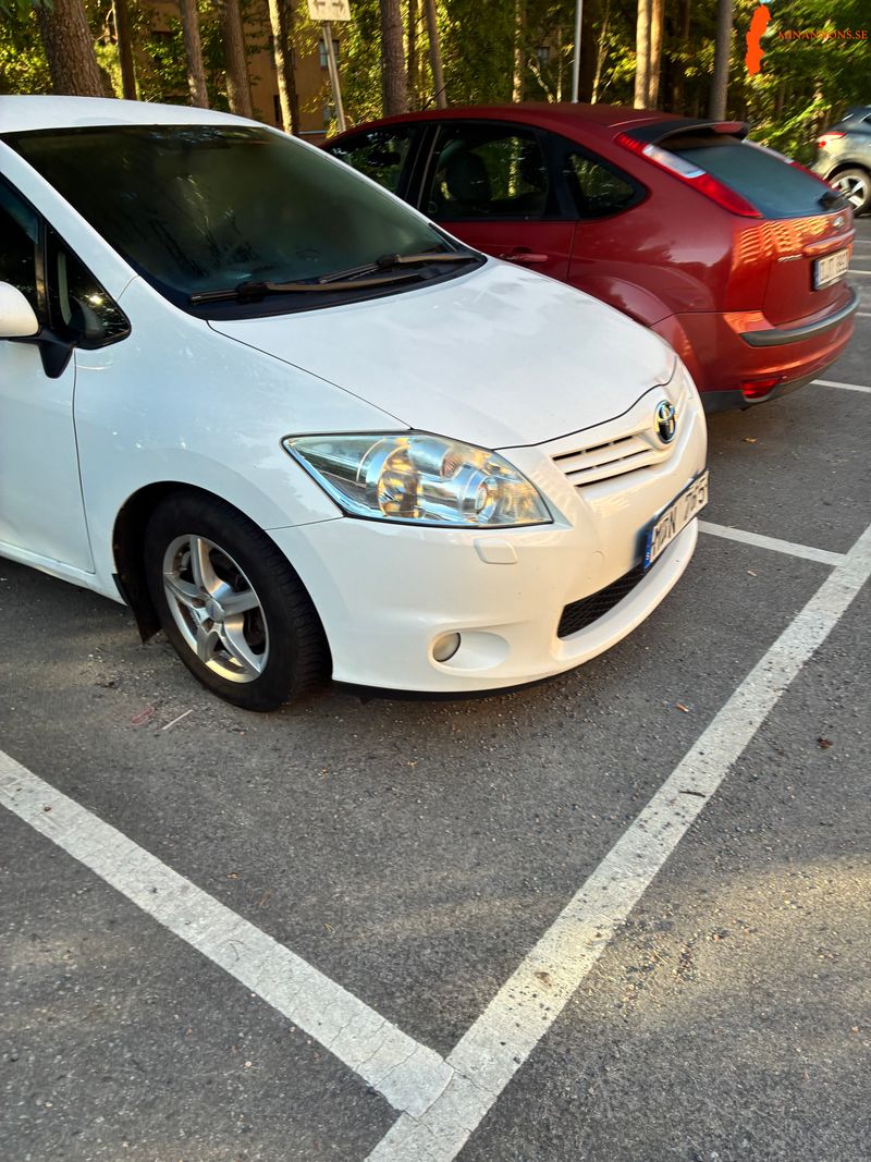 toyota-toyota-auris-14-d-4d-fwd