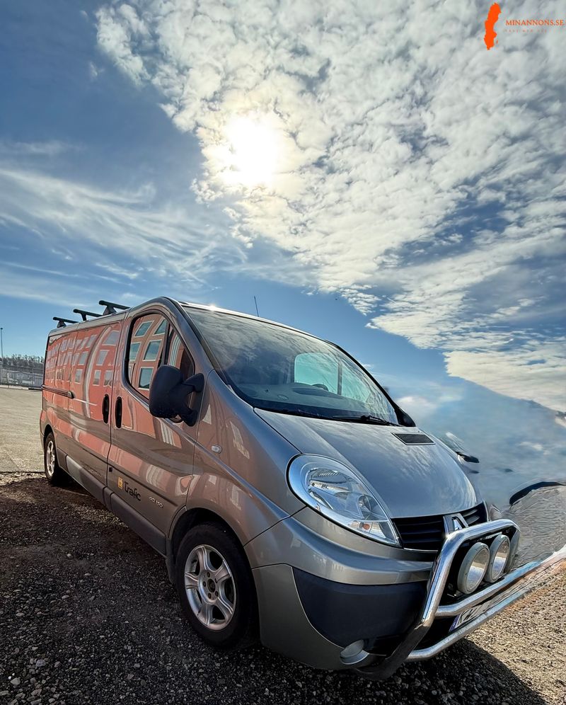 renault-trafic-skapbil-29t-25-dci-quickshift-146hk