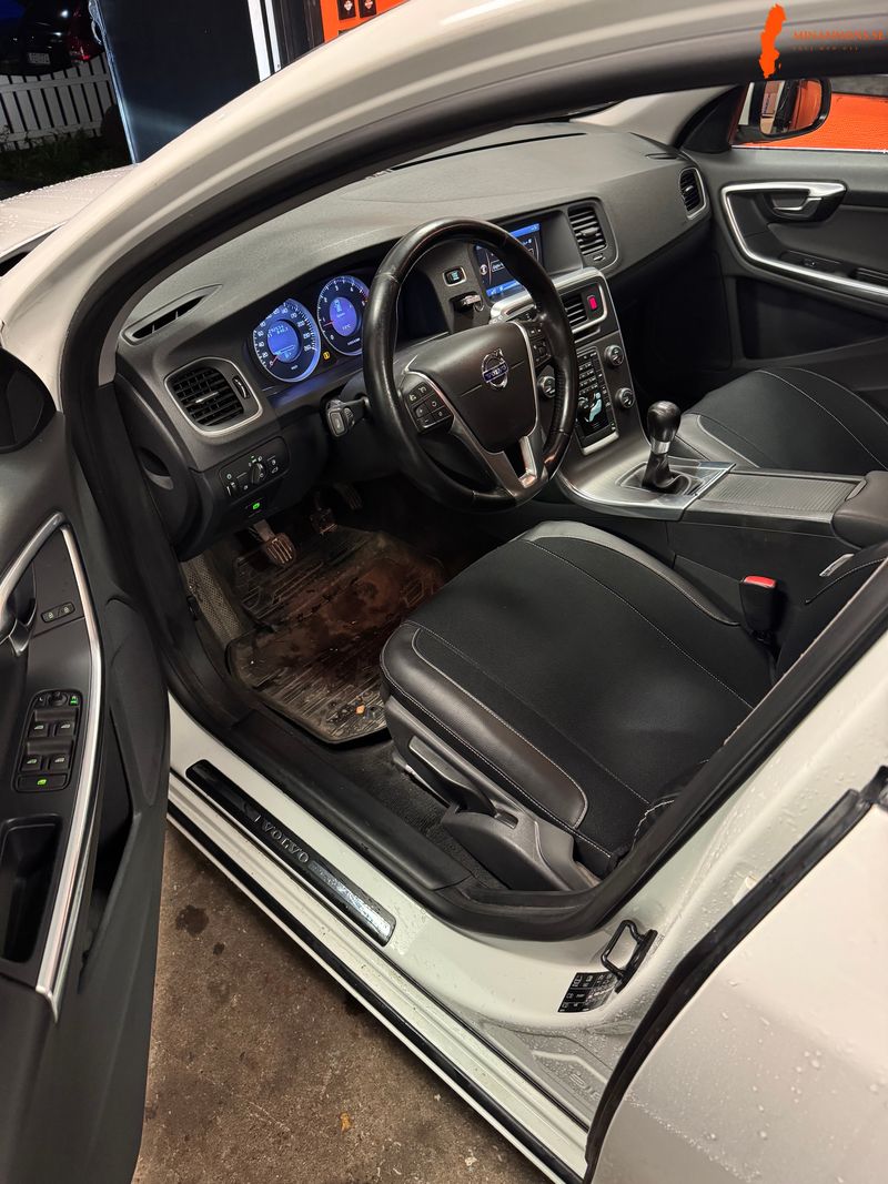volvo-v60-d3-20-fwd