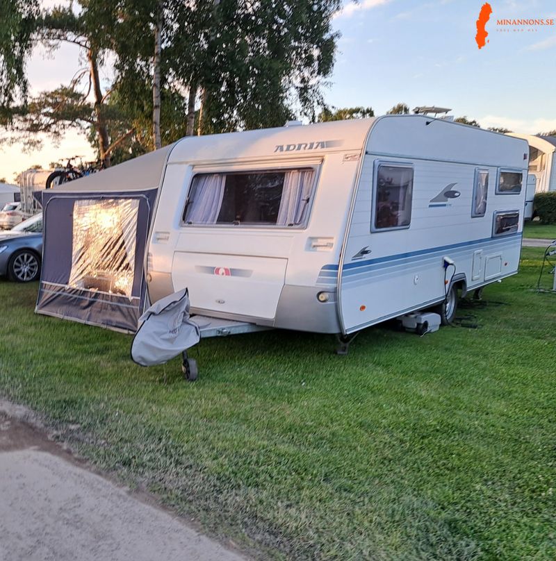 Adria Classica 563 uk barnkammarvagn