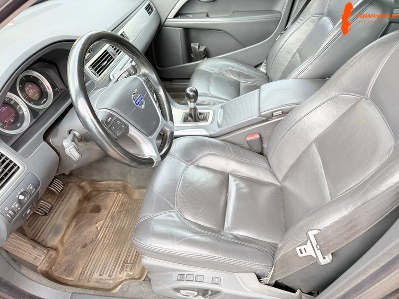 volvo-v70-ii-d5-24-fwd