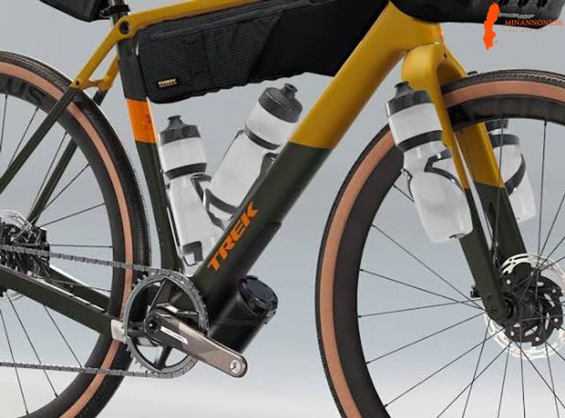 trek-cykel-i-nyskick-aldrig-anvand-med-tillbehor-tillganglig-omgaende