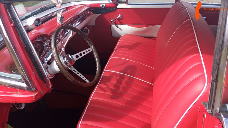 oldsmobile-starfire-1957-4dr-ht