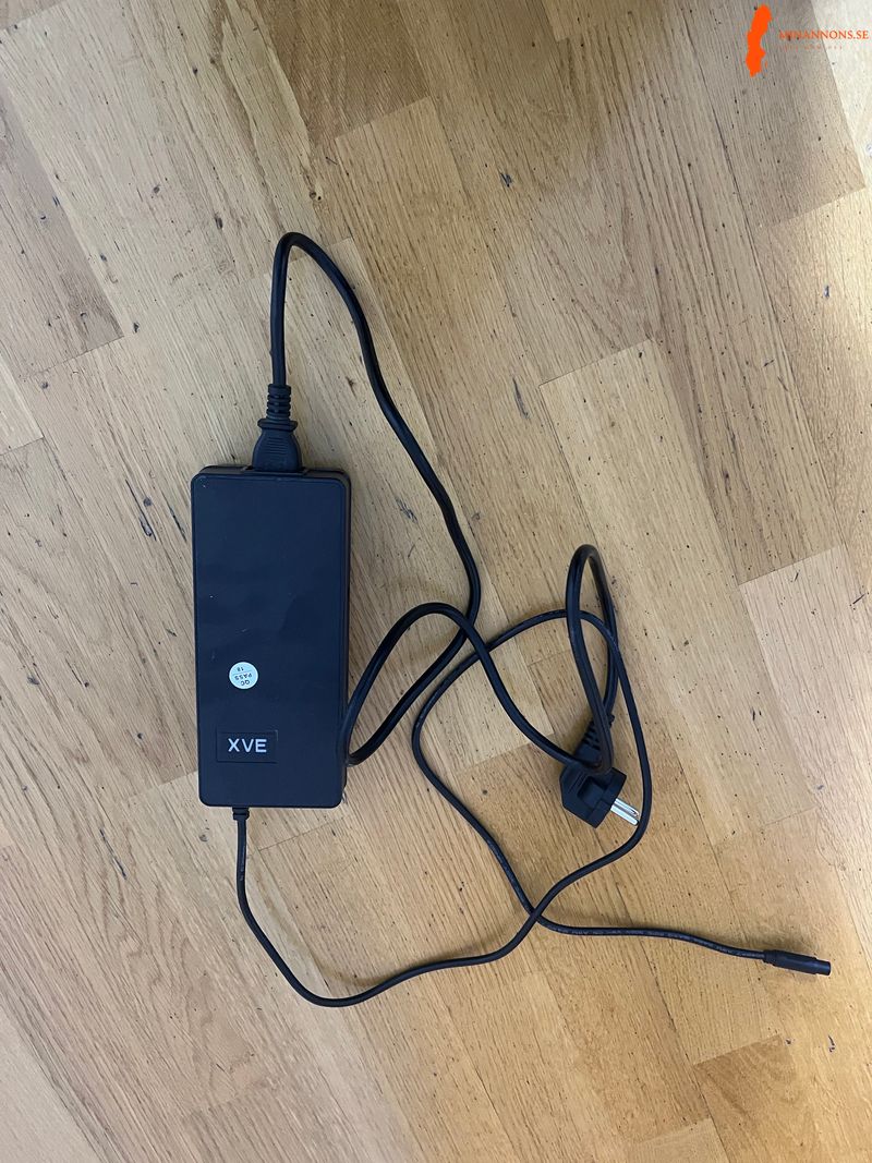 kukirinxve-batteriladdare-588v-3a-fullt-fungerande-250-kr