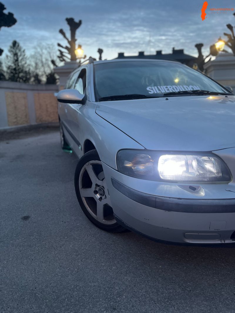 volvo-v70n-a-traktor