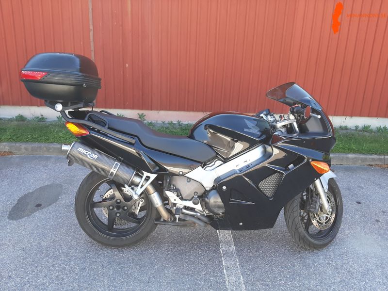 honda-vfr800-98