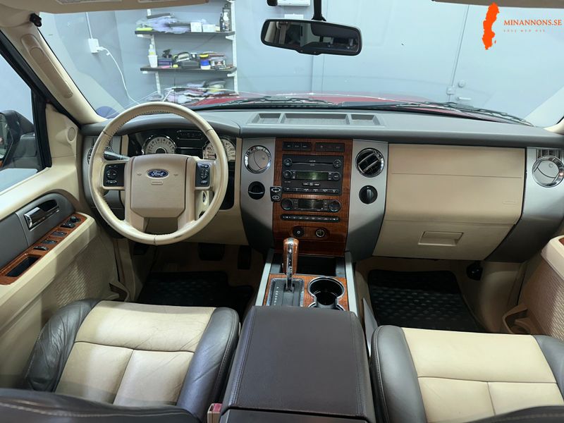 ford-ford-expedition-el-v8-299hk-8-sits