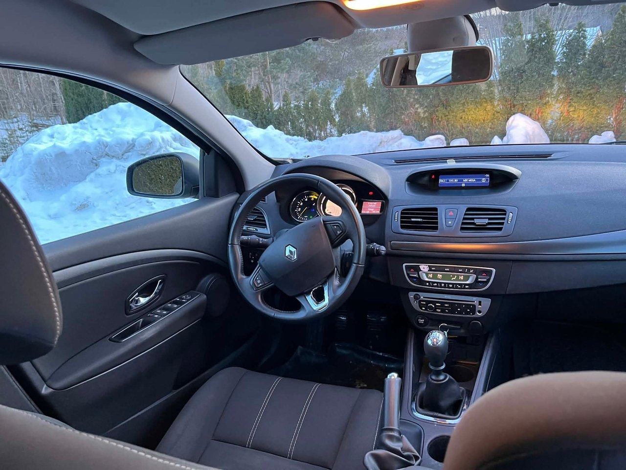 renault-megane-grandtour-15-dci