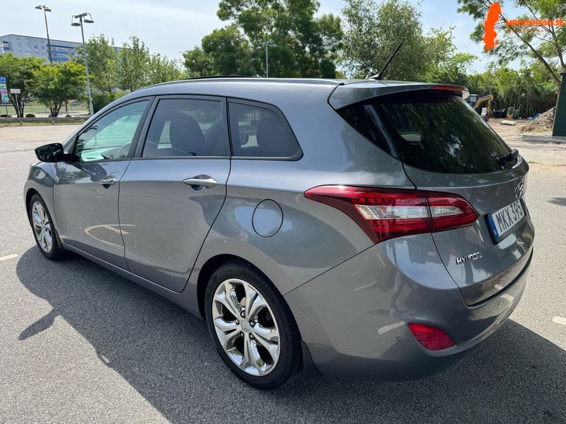 hyundai-i30-16-crdi-panoramatak