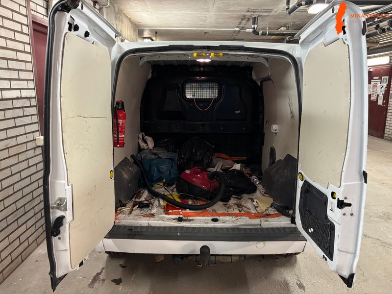 ford-transit-connect-t220-18tdci-90hk-dragkrok-2011