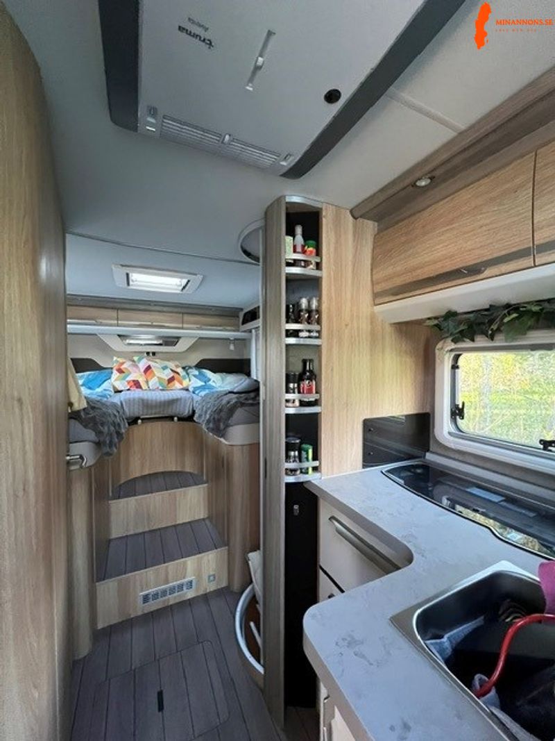 knaus-sky-i-700-leg
