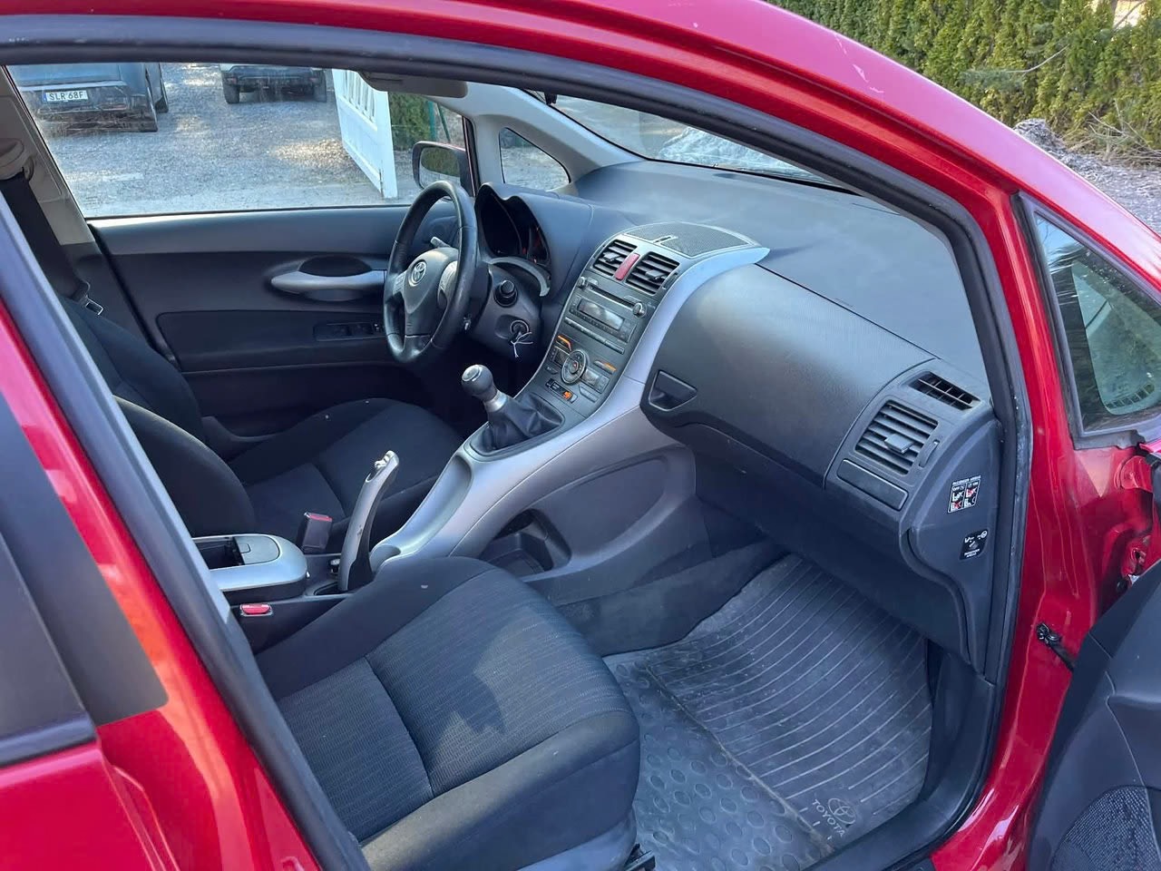 toyota-auris-5-dorrar-16-dual-vvt-i