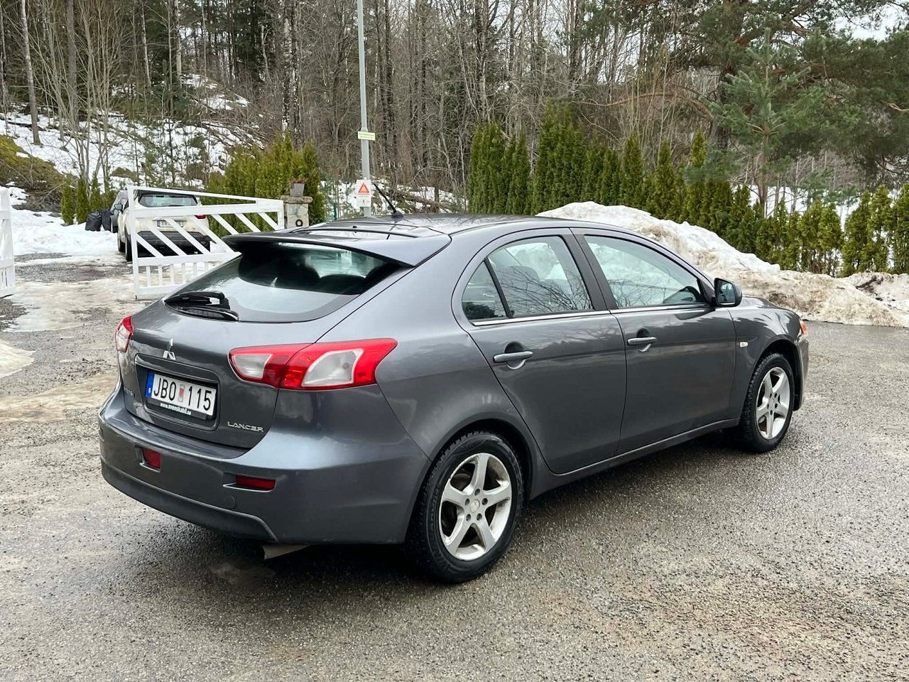 mitsubishi-lancer-sportback-18-mivec