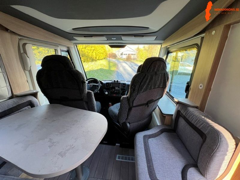 knaus-sky-i-700-leg