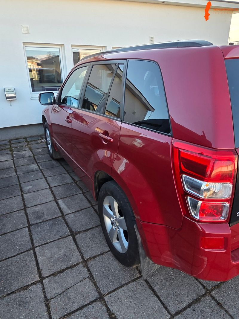 suzuki-grand-vitara-2011